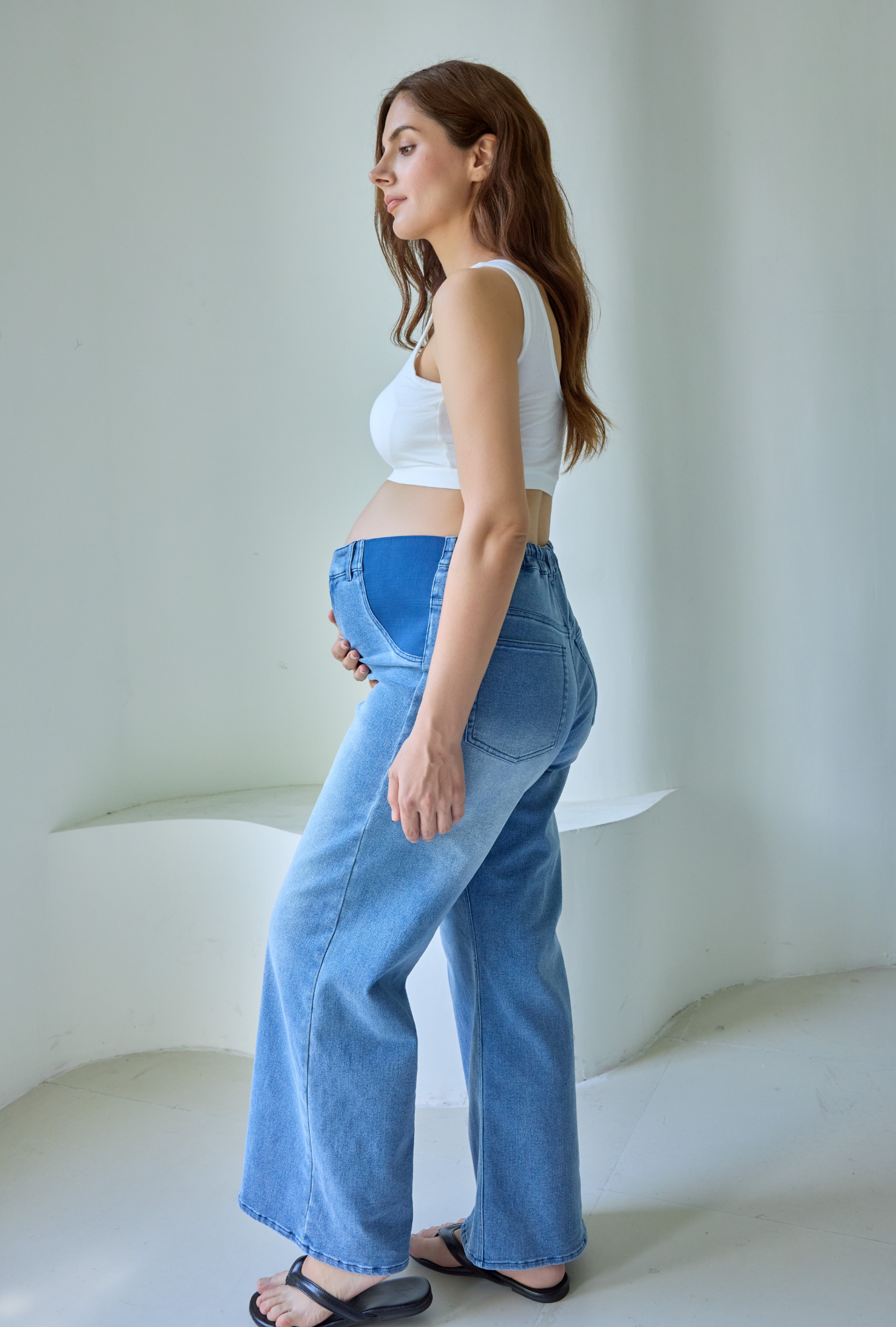 Signature Straight Leg Jeans