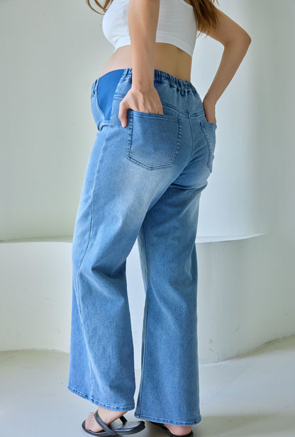 Signature Straight Leg Jeans